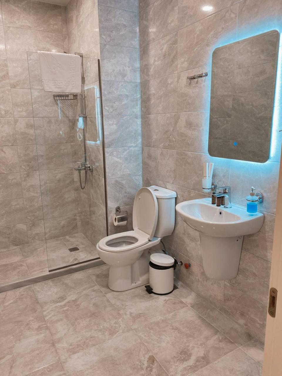 Gg Aparthotel Batoumi Extérieur photo