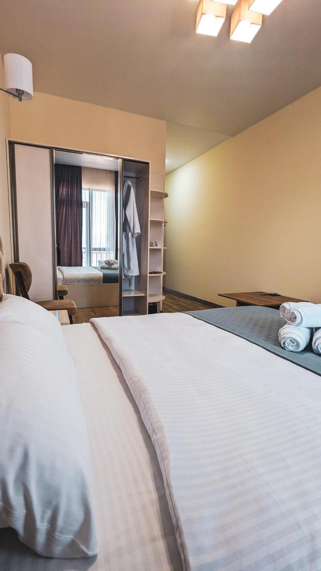 Gg Aparthotel Batoumi Extérieur photo