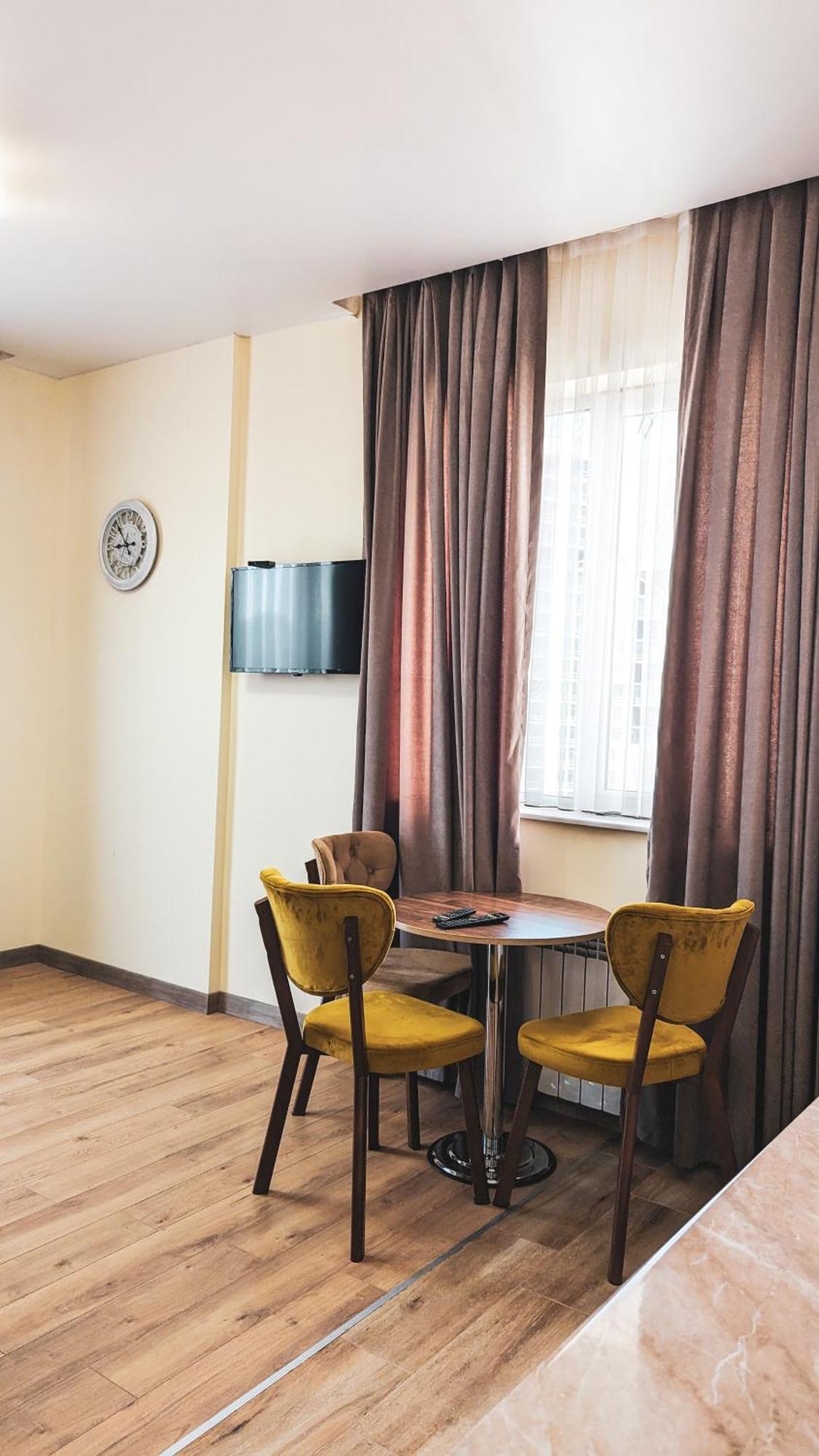 Gg Aparthotel Batoumi Extérieur photo